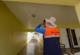 Defesa Civil de Maceió faz visita a imóveis próximos de áreas afetadas pela Braskem