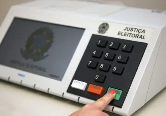 Lula supera Flávio em seções eleitorais com locais alterados pelo TSE