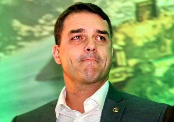 Senador Flavio Bolsonaro está com o novo coronavírus