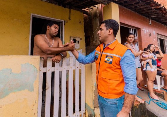 Maceió anuncia auxílio de até R$ 3 mil para famílias vítimas das enchentes