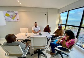 Delegado Thiago Prado debate propostas com associação de carroceiros de Alagoas