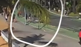 VÍDEO: carro invade faixa verde e atropela mulher que estava correndo na orla de Maceió