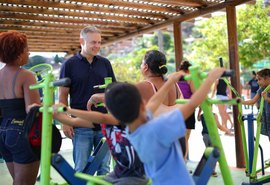 Renan Filho propõe centros regionais para atendimento a crianças com autismo e mães atípicas em AL