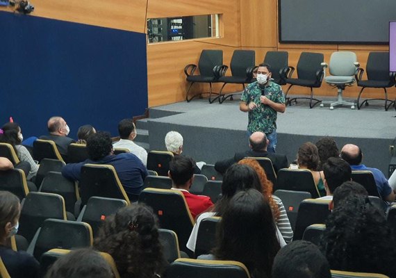 Beto Brito, JHC e Dr. JHC promovem grande encontro com professores e a classe artística de AL