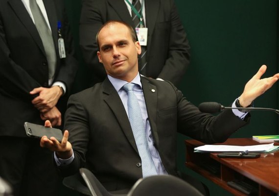 Para Bolsonaro indicação do filho à embaixada está definida