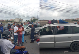 Motociclista é arremessada para cima de carro após colisão em Maceió