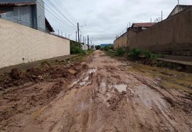 População de Arapiraca sofre com obras de pavimentação inacabadas