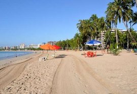 Ida à praia precisa de dupla proteção: máscaras e protetor solar