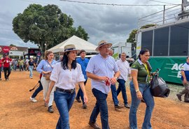 Secretaria de Agricultura troca experiências para fortalecer mandiocultura no Sealba Show