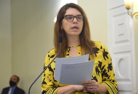 Deputada apela por suspensão do recesso e alerta sobre perigos da flexibilização desordenada do isolamento