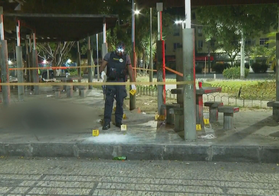 Ataque a tiros deixa quatro mortos em praça no Rio de Janeiro