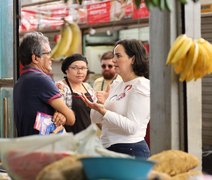 Comerciantes do Mercado Público de Arapiraca recebem caravana de Fabiana Pessoa