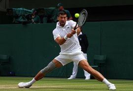 Sem piedade, Alcaraz bate Djokovic e é bicampeão consecutivo de Wimbledon