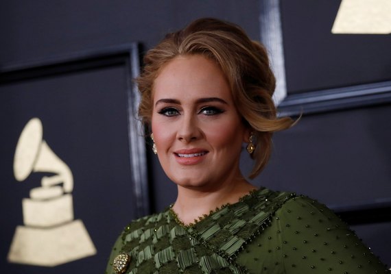 Adele quase 'quebra' internet ao divulgar single 'Easy on Me' em Twitter e Instagram