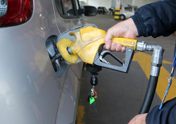 Após aumento, preço da gasolina em Maceió chega a R$6,65