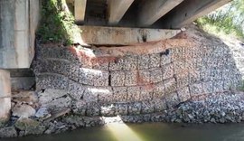 Defesa Civil alerta embarcações sobre risco na cabeceira de ponte na AL-101 Sul