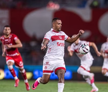 CRB derrota Vila Nova por 2 a 0 e encosta no G-6 da Série B
