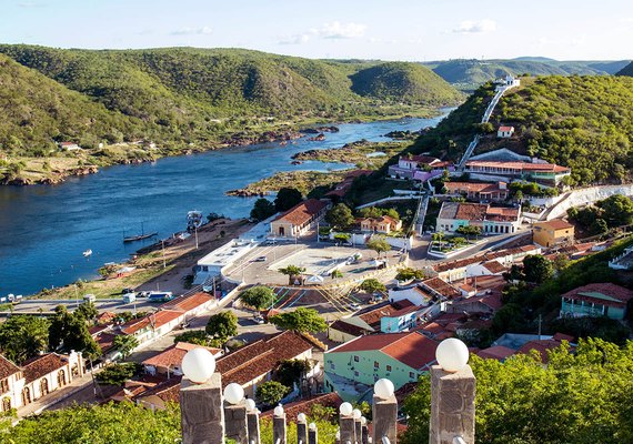 Piranhas encanta turistas com história, cânions e charme às margens do Velho Chico