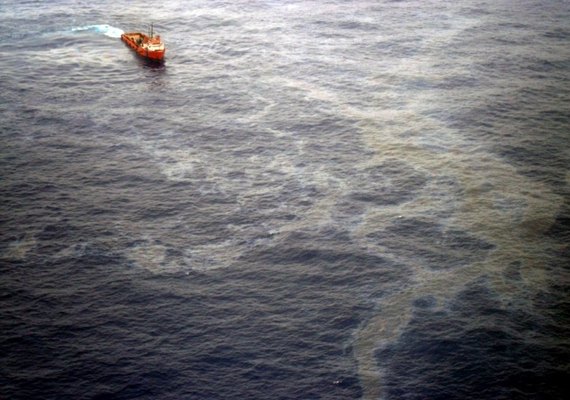 Petrobras registra vazamento de óleo na Bacia de Campos