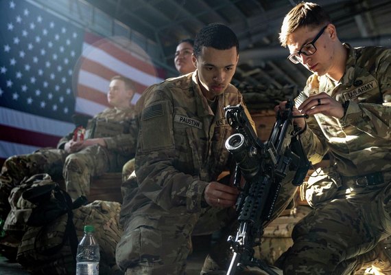 Militares dos EUA devem desobedecer se Trump ordenar operação terrestre no Irã