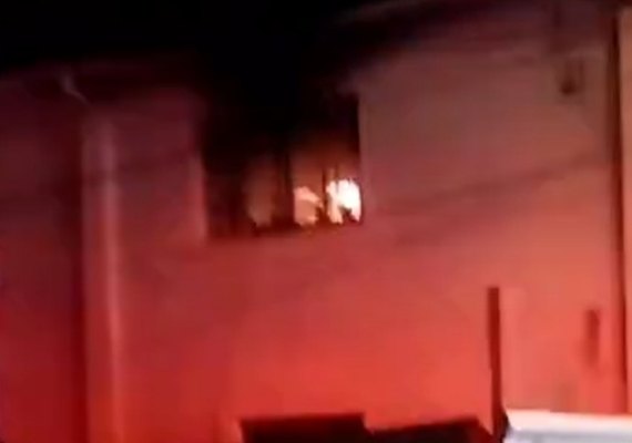 Vídeo: moradores denunciam incêndio criminoso em casa na área da Braskem