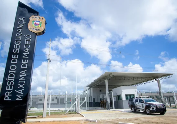 Detento mata asfixiado suspeito de matar sua mãe em presídio de Maceió