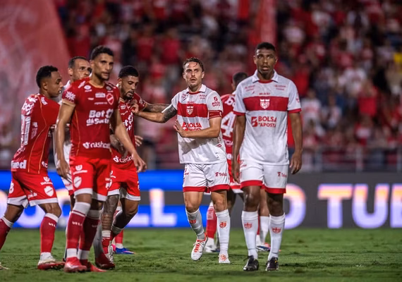 CRB é terceiro no returno da Série B e mira vaga no G-6