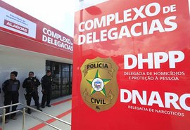 Polícia prende suspeitos de atrair e assassinar jovem em bar