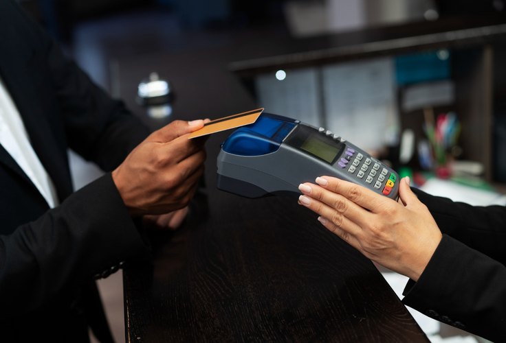 STJ: sigilo bancário em ações de alimentos e responsabilidade do lojista em chargeback