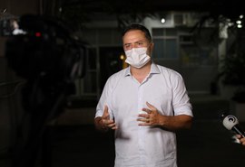 Já estou com vergonha de cobrar os 30 respiradores, diz Renan Filho