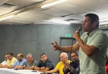 Rodrigo chega a acordo com servidores de Maceió: reajuste será de 6%