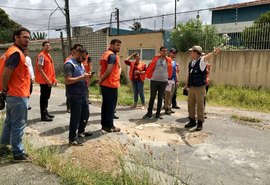 Profissionais participam de aula para identificar instabilidades no solo
