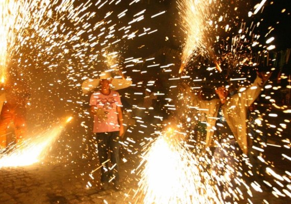 Secretaria alerta comerciantes sobre venda de fogos de artifício