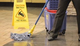 GBarbosa deve indenizar cliente que levou queda em piso molhado