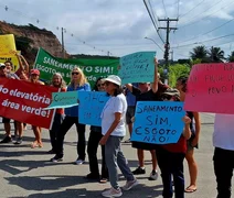 Moradores de Guaxuma protestam contra projeto da prefeitura de Maceió que extingue área verde