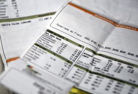 Aneel mantém bandeira vermelha e conta de luz segue mais cara em novembro