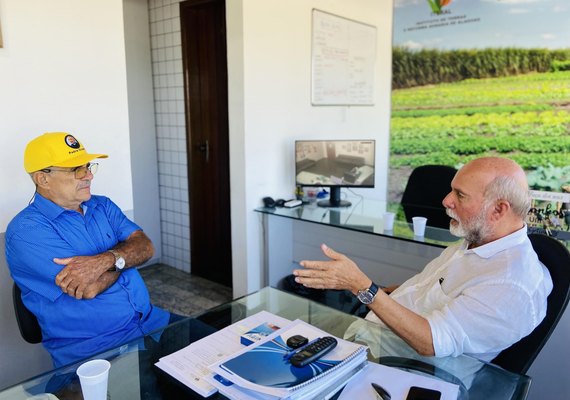Iteral recebe visita do prefeito de Igaci para discutir avanço do Rural Legal