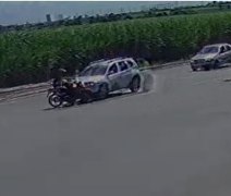 VÍDEO: motociclista é arremessado em batida na parte alta de Maceió