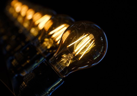 Tarifa de energia deve subir, em média, 5,6% em 2023, diz Aneel