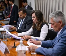 Comissão aprova medida que assegura reajuste de piso salarial de professores
