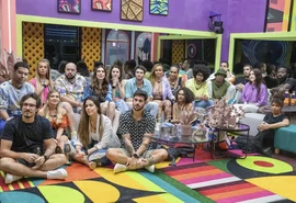 Ex-BBB 22 grava vídeo realizando fetiche íntimo com namorada; confira