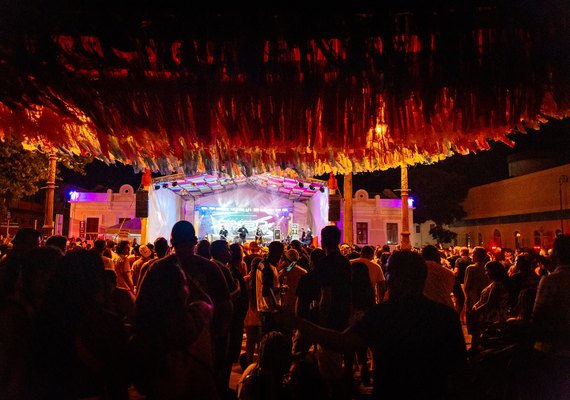 Bairro do Jaraguá vira palco do carnaval maceioense