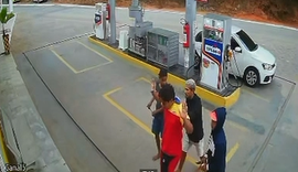 VÍDEO: Criminosos rendem frentista e roubam posto de combustíveis em Branquinha