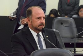 Antônio Albuquerque ataca decreto de isolamento e ameaça agentes em Maceió