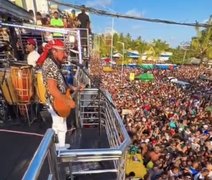 Bell Marques atrai multidão durante show em Maceió