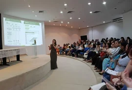 Oficina capacita profissionais para atendimento a idosos com demência em Maceió