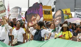 Nova Marcha das Mulheres Negras reúne milhares em Brasília contra o racismo