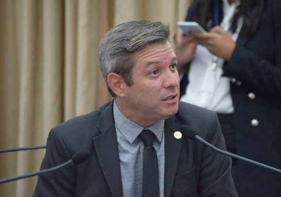 “Aquilo é uma bomba relógio', diz Cabo Bebeto após visita ao Hospital Geral do Estado (HGE)