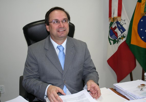 Luciano Barbosa está de volta à Secretaria de Educação