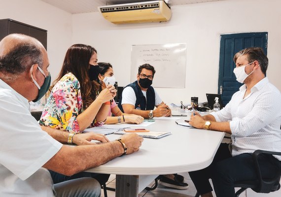 Mutirão da Prefeitura é organizado para recuperar vias da Avenida Leste-Oeste